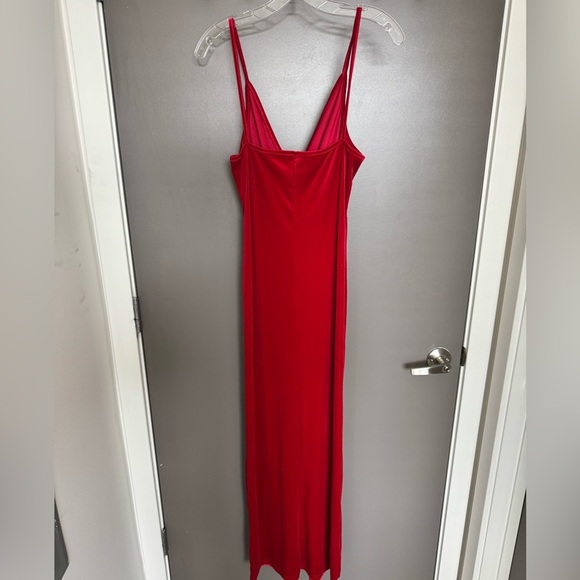 Red V-Neck Velvet Maxi Dress - Picture 4 of 5
